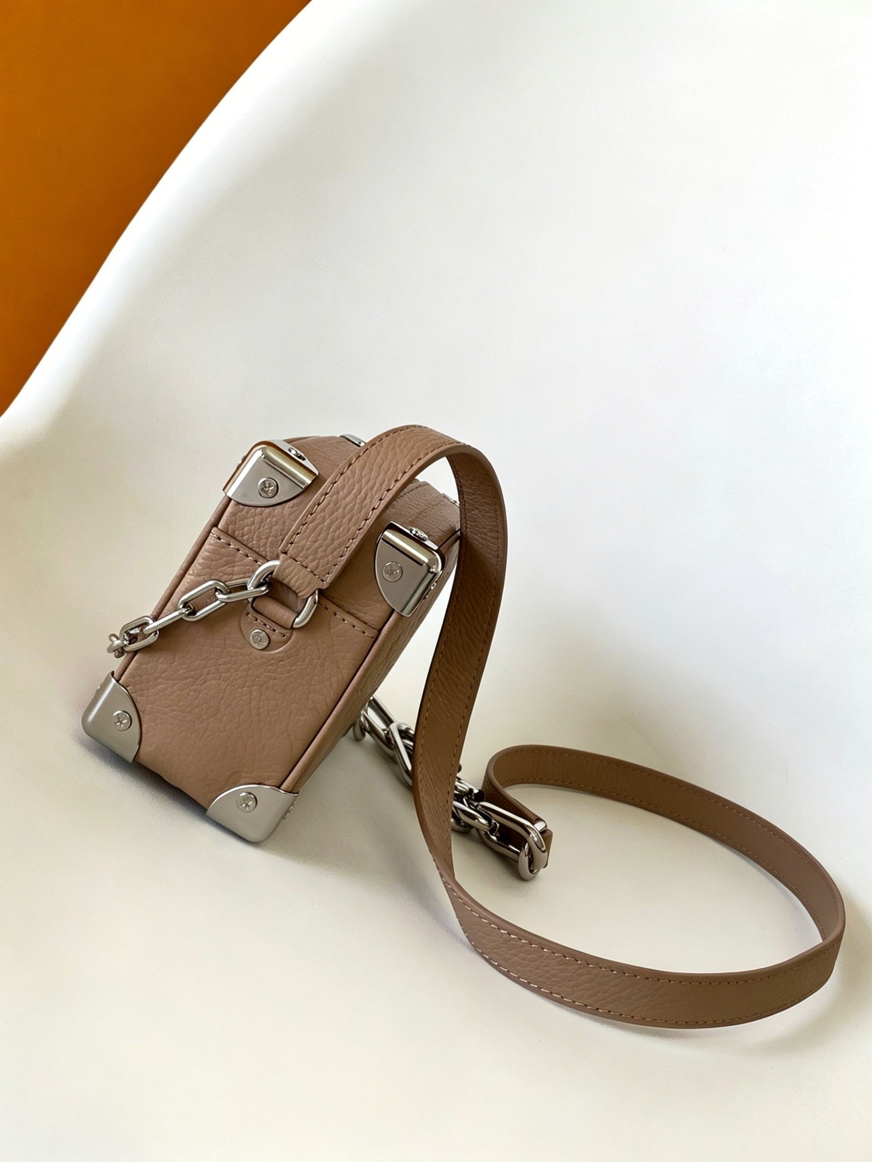 Modern Versatile Multi-Pocket  - đánh giá và giá Leatherworking Items